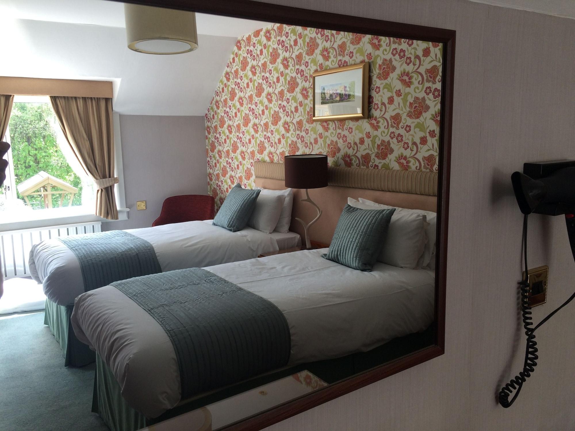 The Stronlossit Inn Fort William Extérieur photo