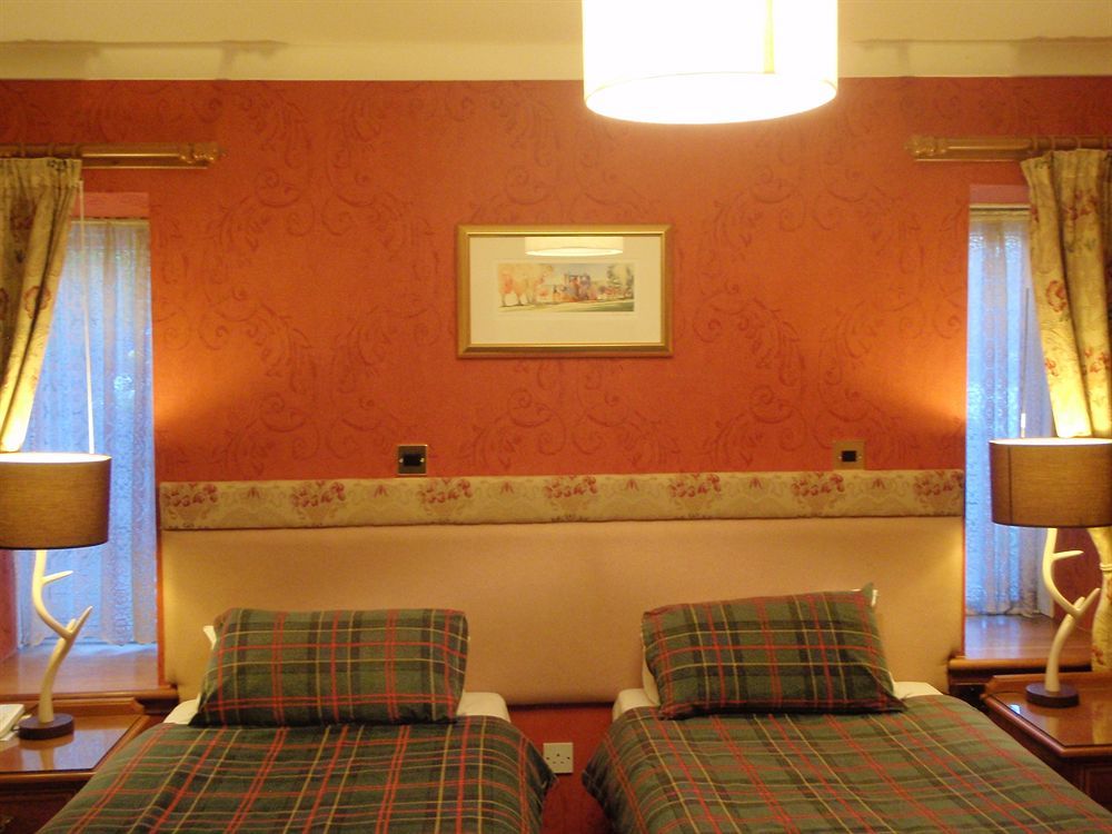 The Stronlossit Inn Fort William Extérieur photo