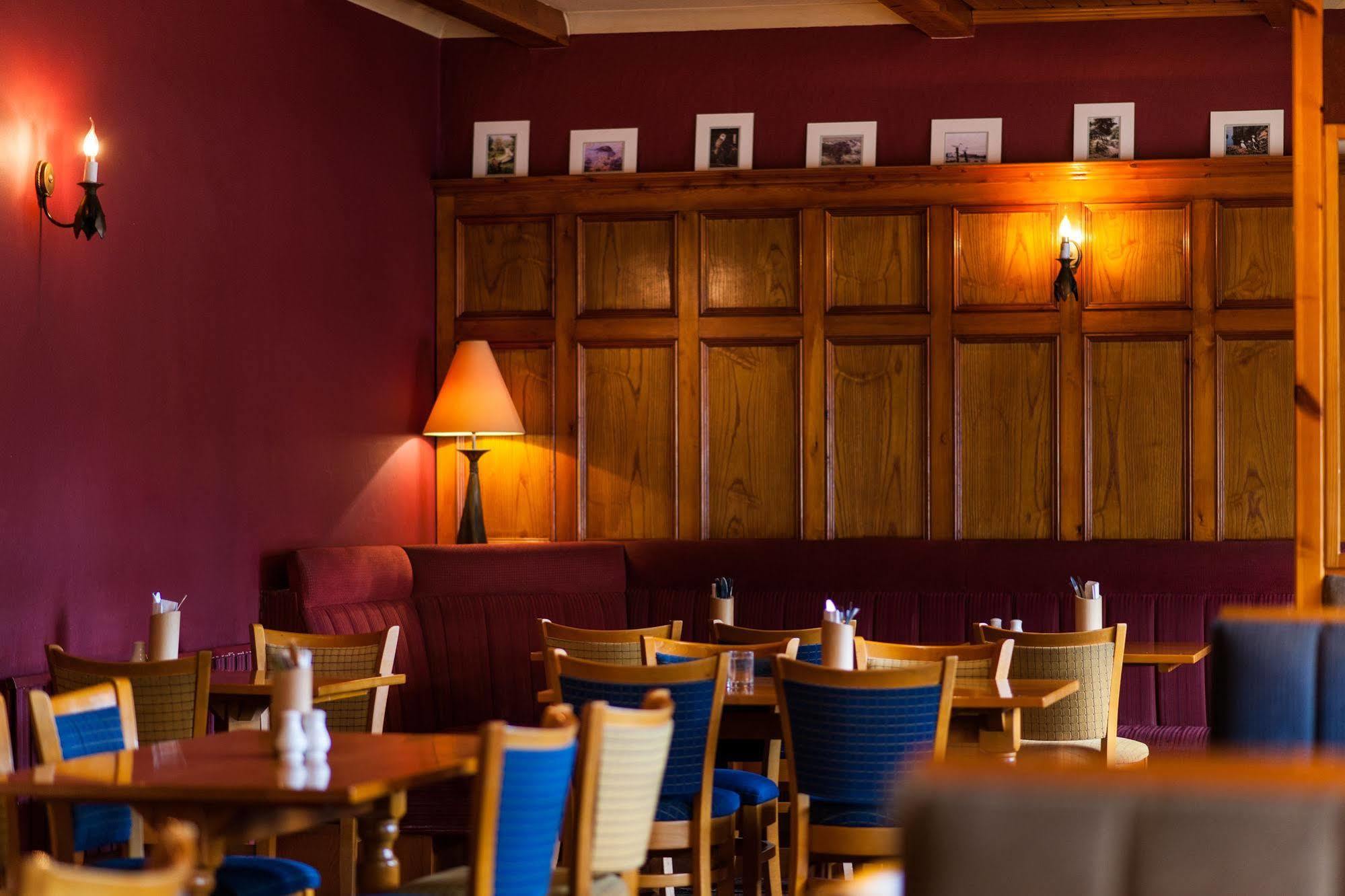 The Stronlossit Inn Fort William Extérieur photo