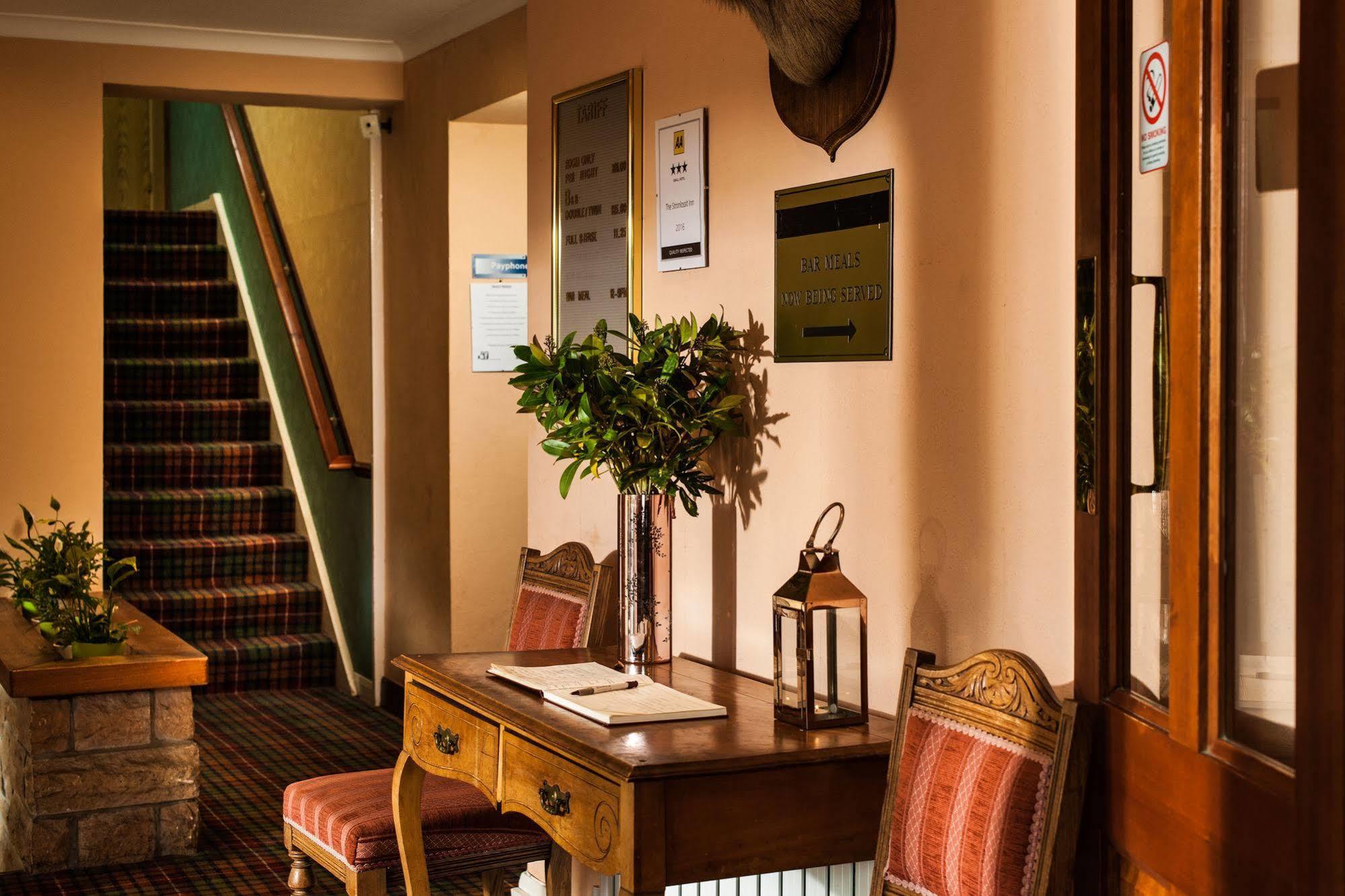 The Stronlossit Inn Fort William Extérieur photo