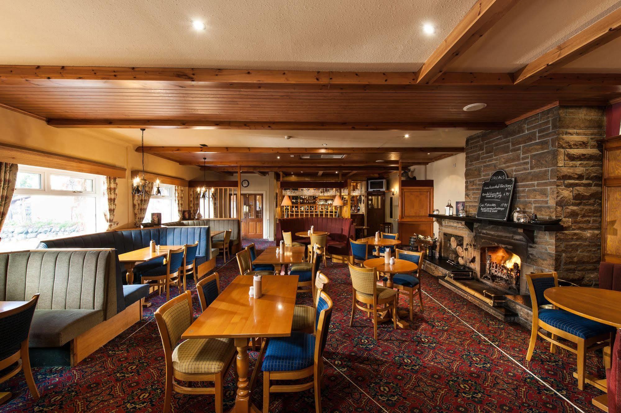 The Stronlossit Inn Fort William Extérieur photo
